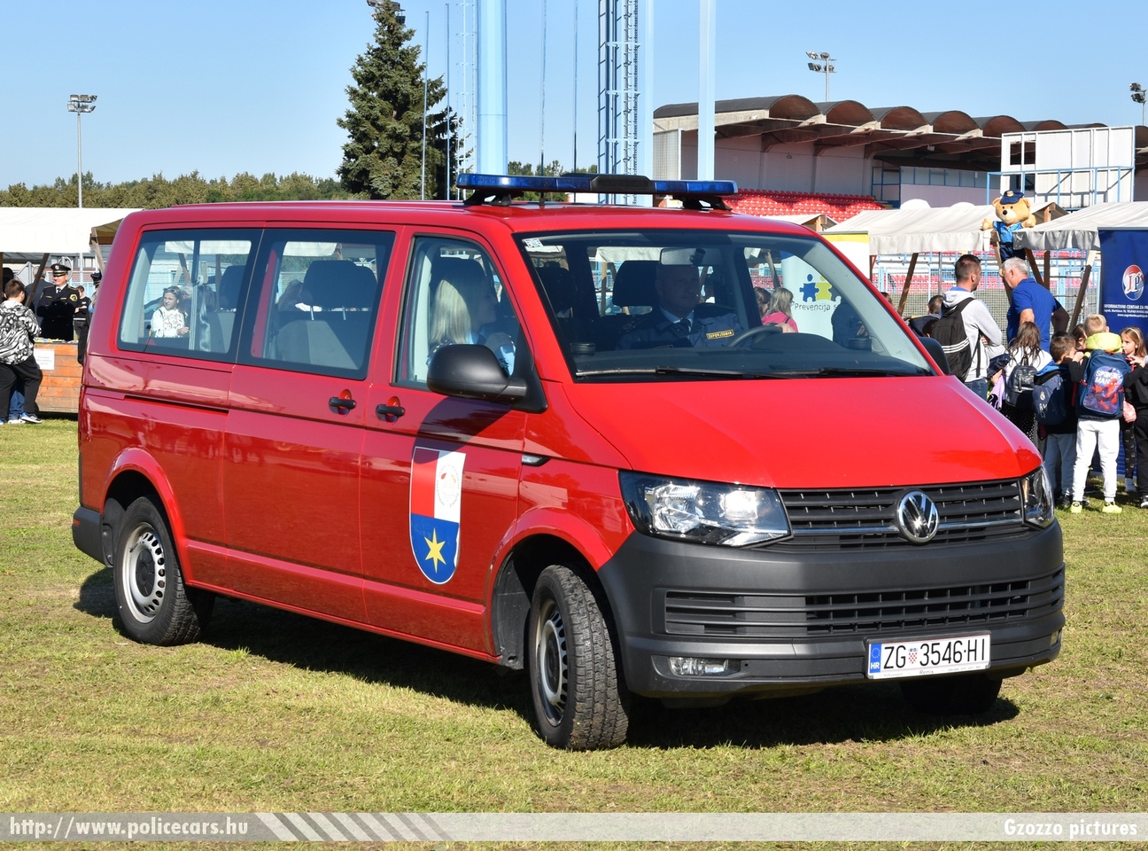 Volkswagen Transporter T6, Cakovec, fotó: Gzozzo pictures
Keywords: Horvátország tûzoltóság tûzoltóautó horvát Croatia croatian firefighter firetruck fire