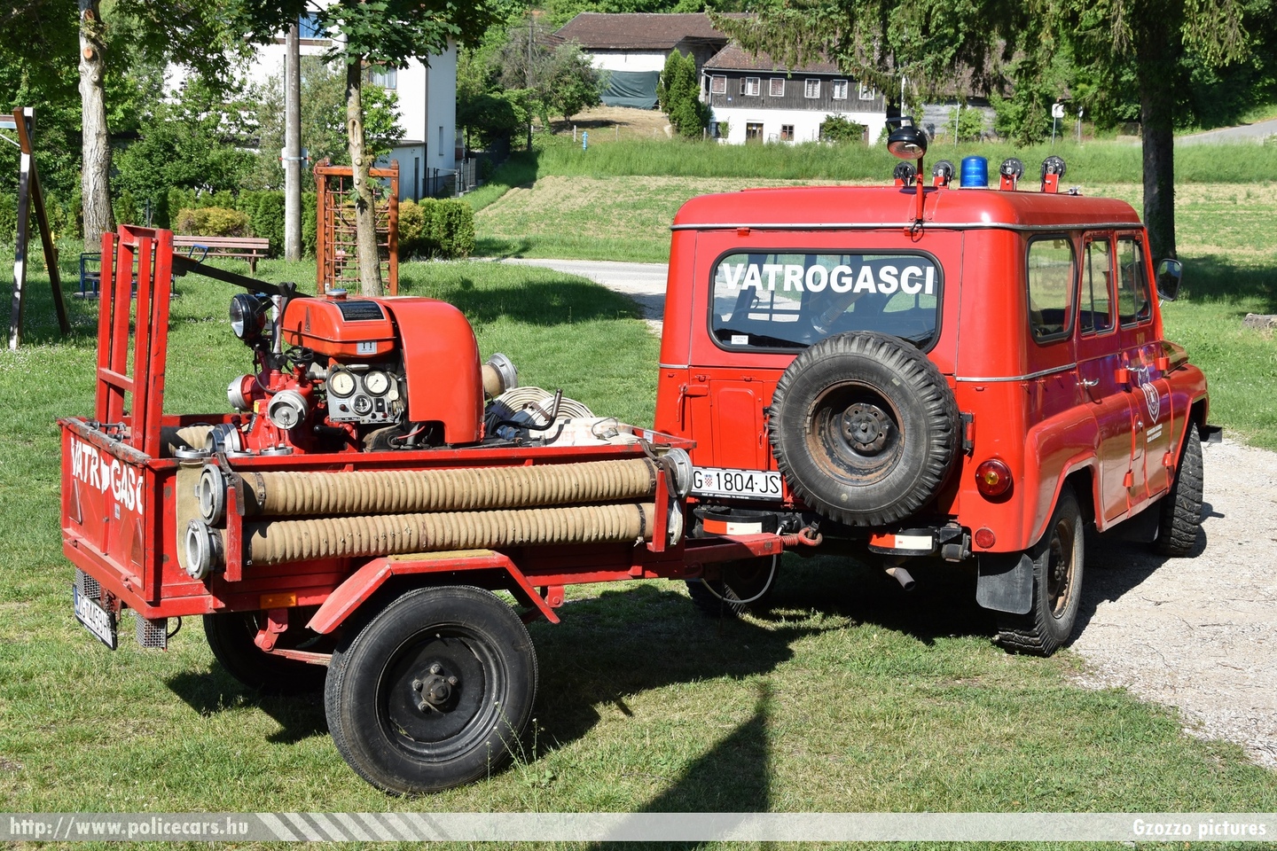 UAZ 469 1977, Dobrovoljno vatrogasno društvo Malunje-Hrastje, fotó: Gzozzo pictures
Keywords: Horvátország tûzoltóság tûzoltóautó horvát Croatia croatian firefighter firetruck fire