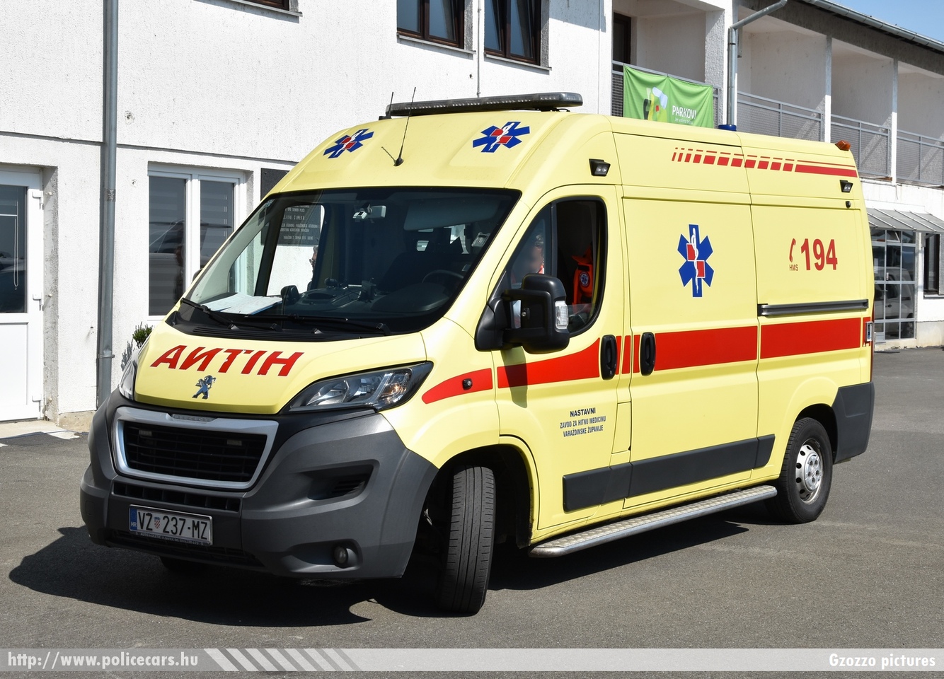Peugeot Boxer, Zavod za hitnu medicinu Varaždinske županije, fotó: Gzozzo pictures
Keywords: horvát Horvátország mentő mentőautó Croatia croatian ambulance