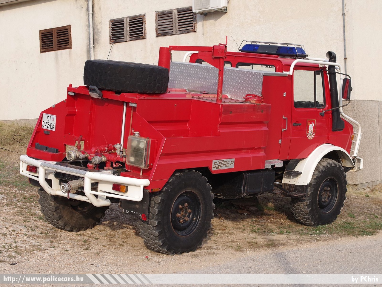 Mercedes-Benz Unimog U1300L 4x4 SAIREP, Dobrovoljno vatrogasno društvo (DVD) Grebaštica, fotó: PChris
Keywords: Horvátország tűzoltóság tűzoltóautó horvát Croatia croatian firefighter firetruck fire