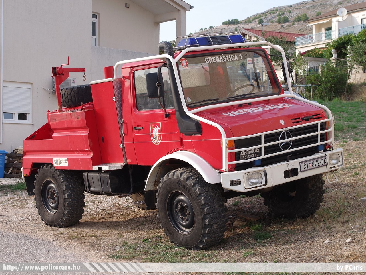 Mercedes-Benz Unimog U1300L 4x4 SAIREP, Dobrovoljno vatrogasno društvo (DVD) Grebaštica, fotó: PChris
Keywords: Horvátország tűzoltóság tűzoltóautó horvát Croatia croatian firefighter firetruck fire
