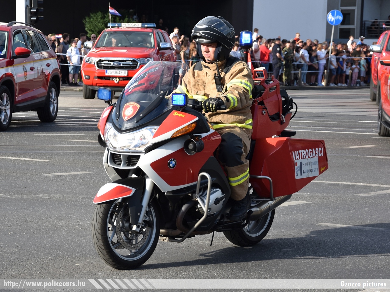 BMW ?, Hrvatske Autoceste, fotó: Gzozzo pictures
Keywords: tűzoltó tűzoltómotor motor tűzoltóság fire firebike Horvátország horvát Croatia croatian