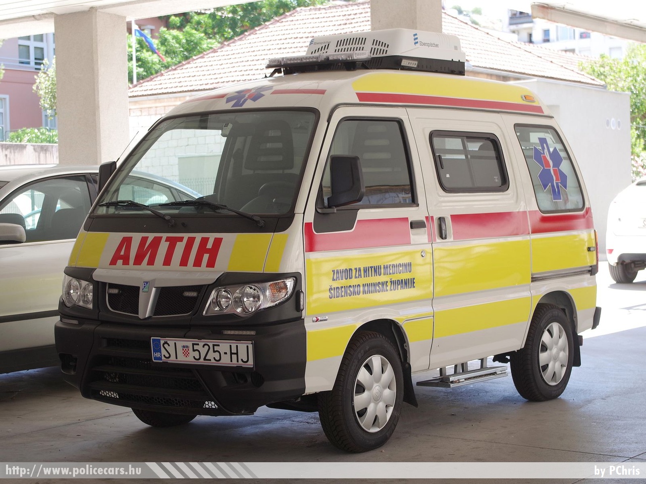 Piaggo Porter Combi Van Glass Multitech 1.3, Zavod za hitnu medicinu Šibensko-kninske županije, Šibenik, fotó: PChris
Keywords: horvát Horvátország mentő mentőautó Croatia croatian ambulance