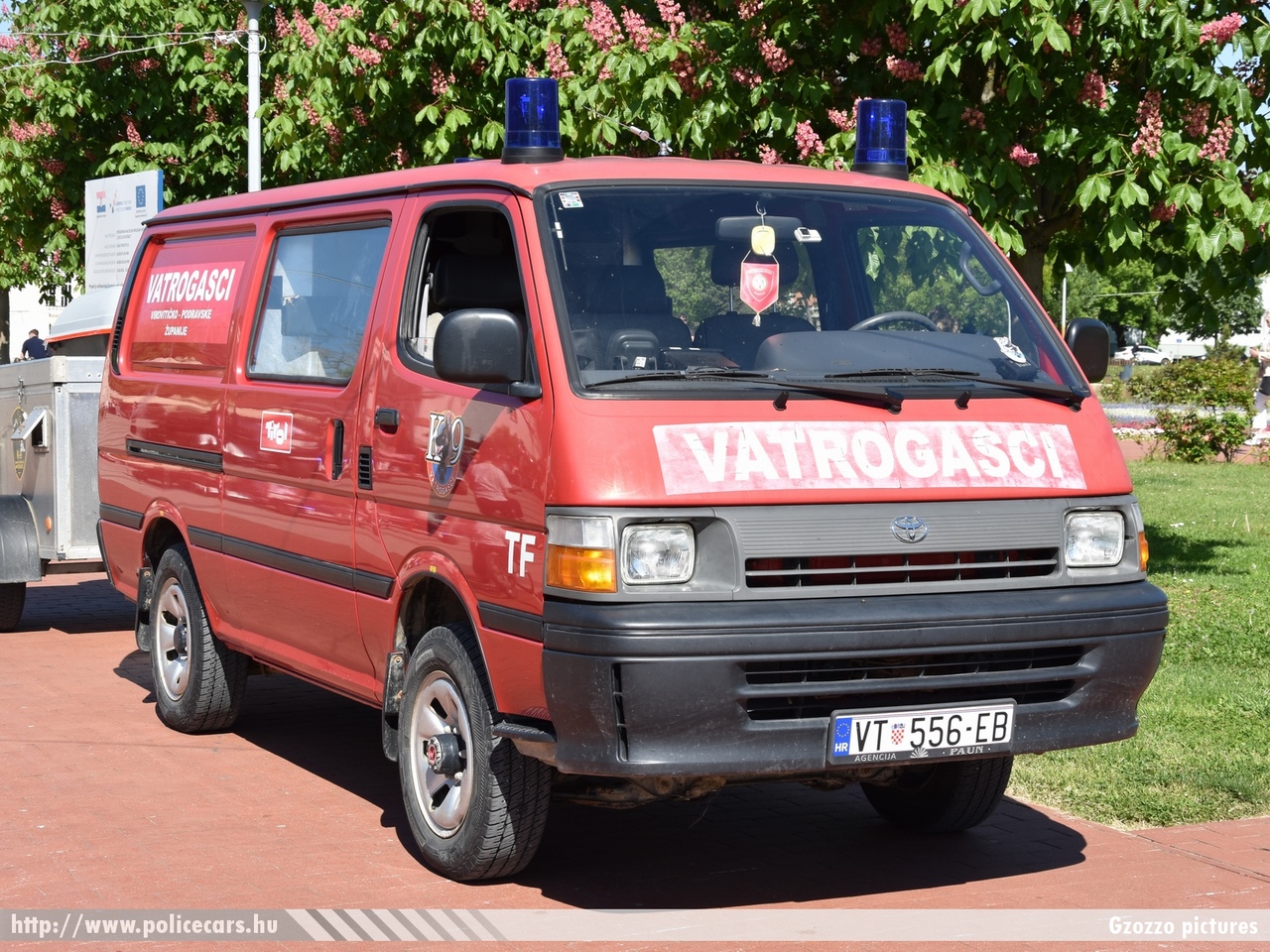 Toyota Hiace, Vatrogasna zajednica Virovitičko-podravske županije, K9, fotó: Gzozzo pictures
Keywords: Horvátország tűzoltóság tűzoltóautó horvát Croatia croatian firefighter firetruck fire