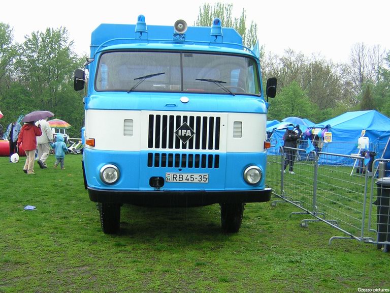 IFA W50L, fotó: Gzozzo pictures
Keywords: rendőrség rendőr rendőrautó magyar Magyarország hungarian Hungary police policecar RB45-35