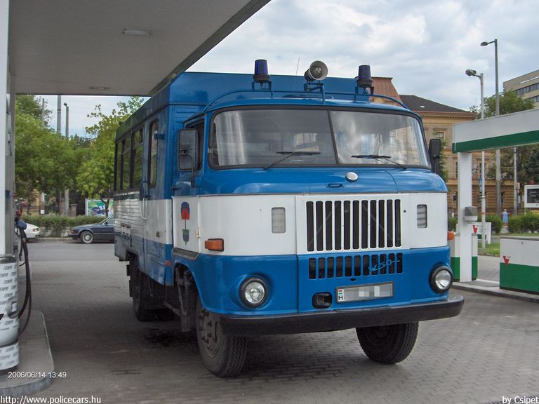 IFA W50L, fotó: Csipet
Keywords: rendőrség rendőr rendőrautó magyar Magyarország hungarian Hungary police policecar