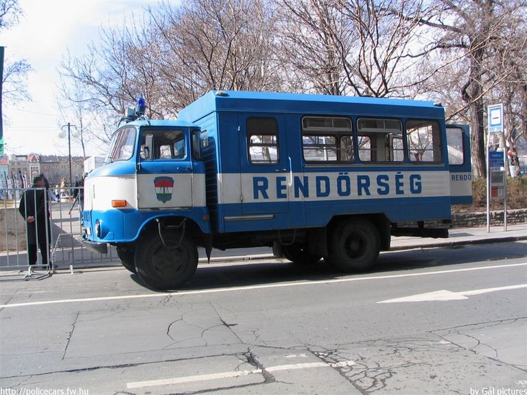 IFA W50L, fotó: Gál András
Keywords: rendőrség rendőr rendőrautó magyar Magyarország hungarian Hungary police policecar RF76-36