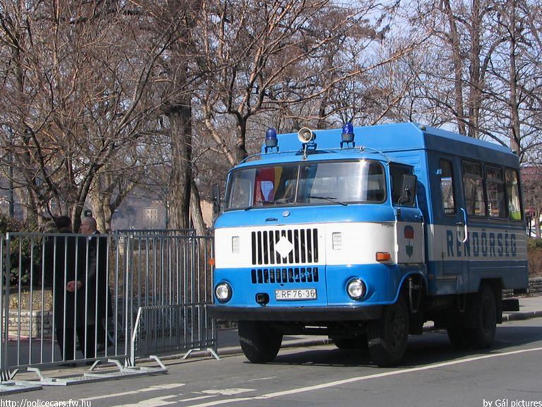 IFA W50L, fotó: Gál András
Keywords: rendőrség rendőr rendőrautó magyar Magyarország hungarian Hungary police policecar RF76-36