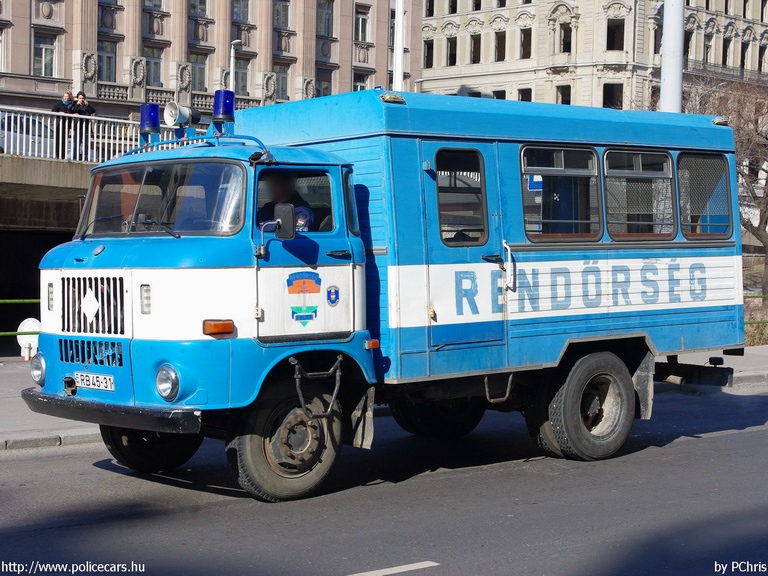 IFA W50L, fotó: PChris
Keywords: rendőrség rendőr rendőrautó magyar Magyarország hungarian Hungary police policecar RB45-31