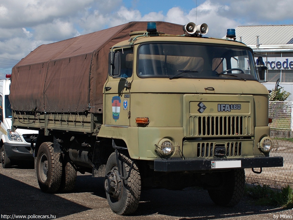 IFA L60 1218 4x4 PB, fotó: MBen
Keywords: rendőrség rendőr rendőrautó magyar Magyarország hungarian Hungary police policecar