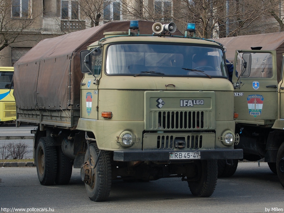 IFA L60 1218 4x4 PB, fotó: MBen
Keywords: rendőrség rendőr rendőrautó magyar Magyarország hungarian Hungary police policecar RB45-47