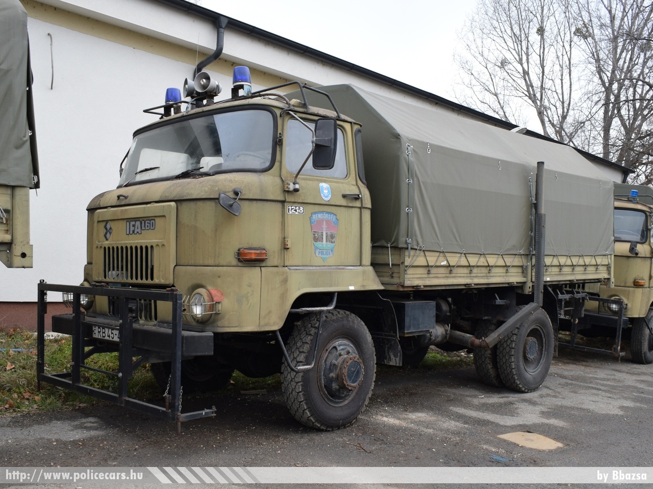 IFA L60 1218 4x4 PB, fotó: Bbazsa
Keywords: RB45-42 rendőrség rendőr rendőrautó magyar Magyarország hungarian Hungary police policecar