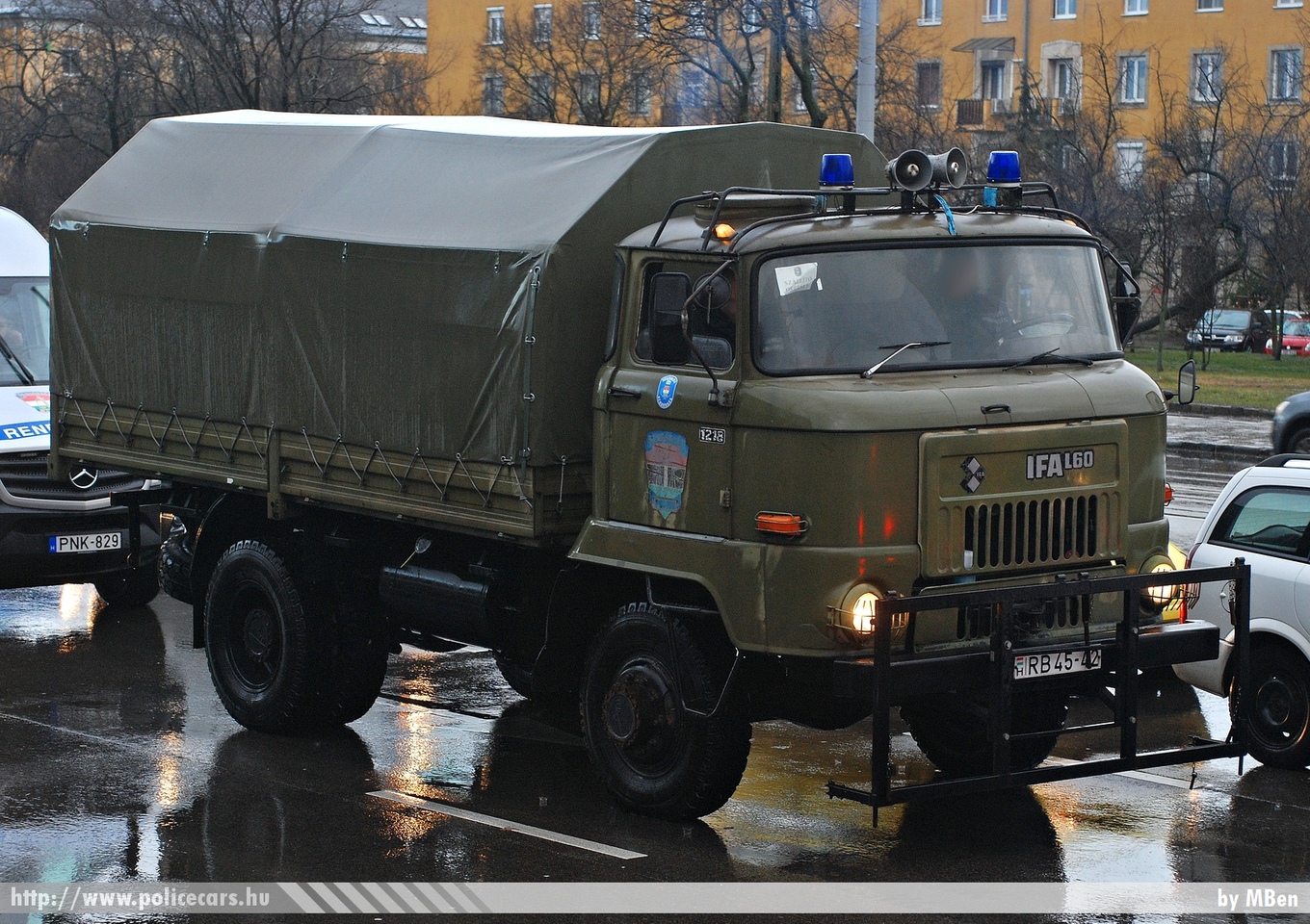 IFA L60 1218 4x4 PB, fotó: MBen
Keywords: RB45-42 rendőrség rendőr rendőrautó magyar Magyarország hungarian Hungary police policecar