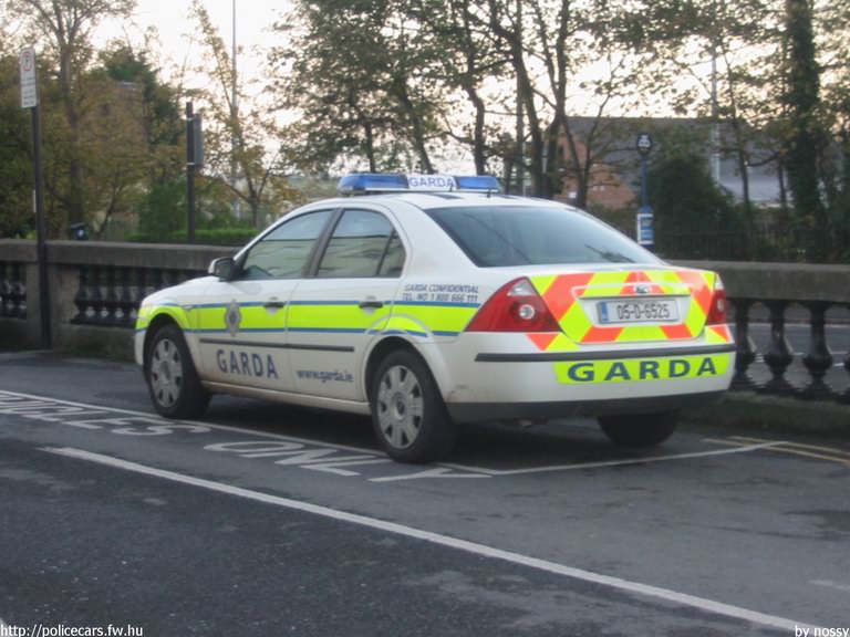 Ford Mondeo, fotó: nossy
Keywords: rendőr rendőrség rendőrautó ír Írország Garda 05-D-6525