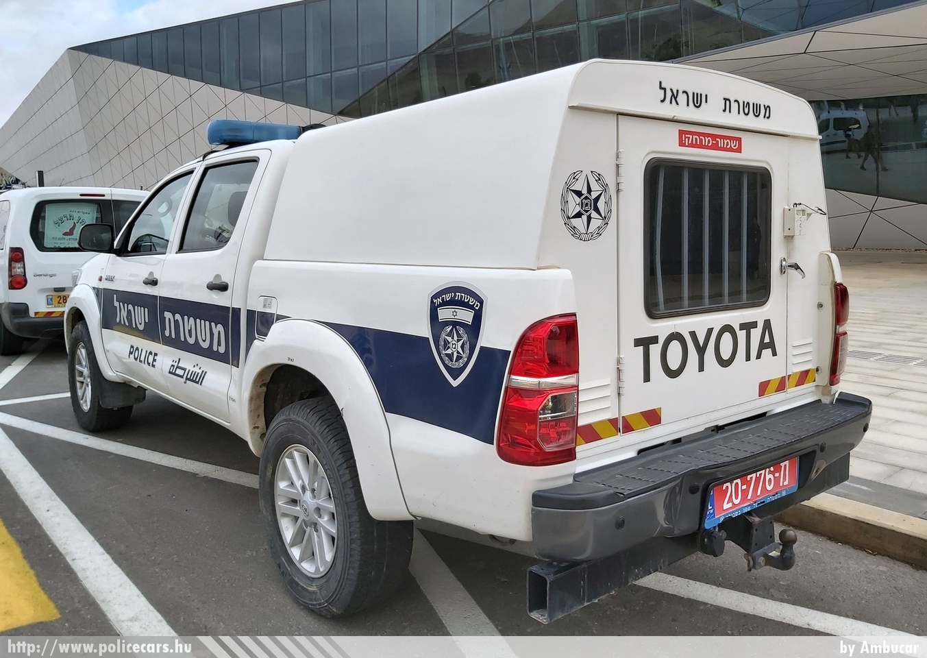 Toyota Hilux, fotó: Ambucar
Keywords: Izrael izraeli rendőr rendőrautó rendőrség police policecar