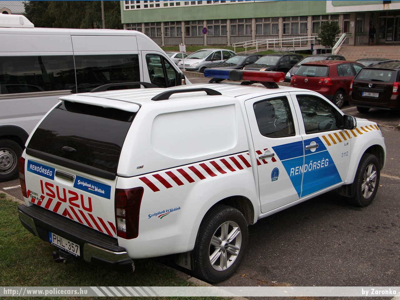 Isuzu D-Max, fotó: Zaronka
Keywords: PHL-357 magyar Magyarország rendőr rendőrautó rendőrség Hungary hungarian police policecar