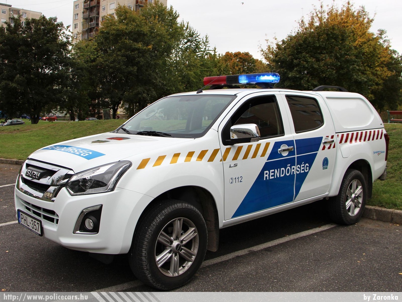 Isuzu D-Max, fotó: Zaronka
Keywords: PHL-357 magyar Magyarország rendőr rendőrautó rendőrség Hungary hungarian police policecar