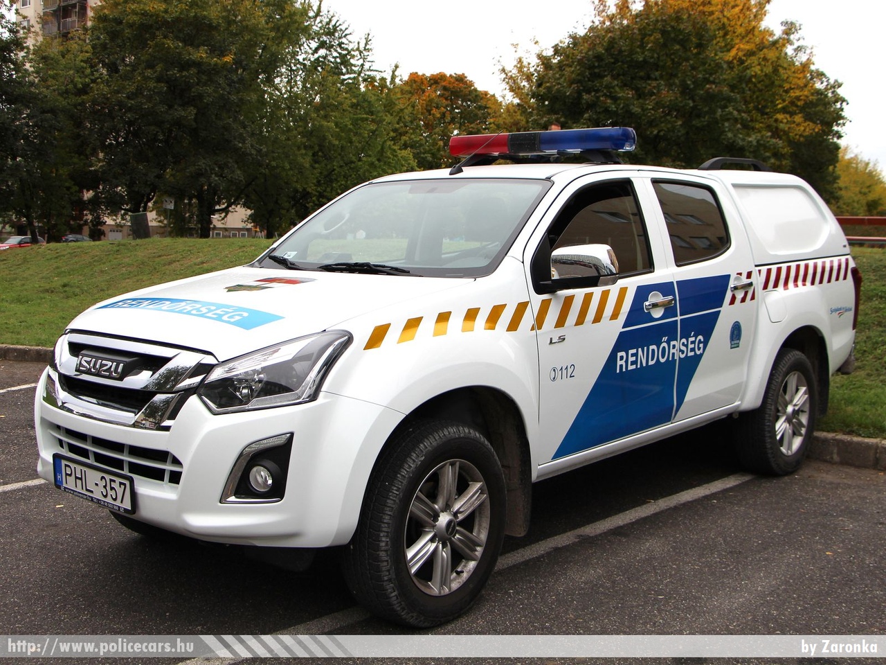 Isuzu D-Max, fotó: Zaronka
Keywords: PHL-357 magyar Magyarország rendőr rendőrautó rendőrség Hungary hungarian police policecar