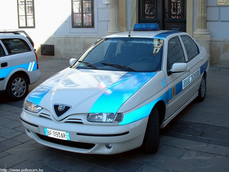 Alfa Romeo
Keywords: olasz Olaszország rendőrautó rendőrség rendőr