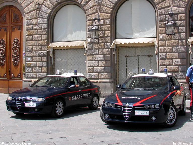Alfa Romeo 159, Alfa Romeo 156, fotó: Gál András
Keywords: olasz Olaszország rendőrautó rendőrség rendőr  carabinieri 