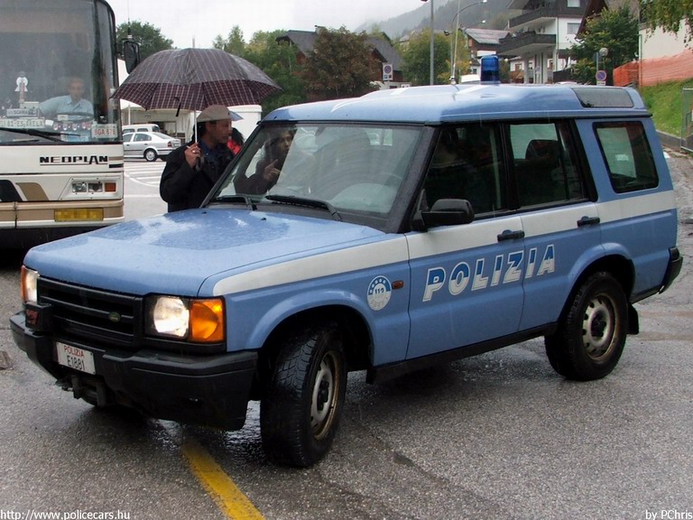 Land Rover, fotó: PChris
Keywords: olasz Olaszország rendőrautó rendőrség rendőr