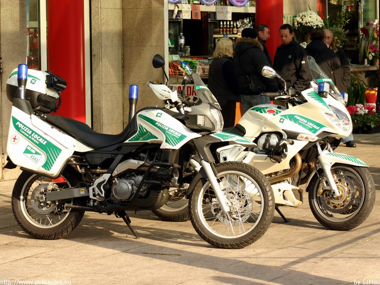 Aprilia, fotó: SzMiki
Keywords: olasz Olaszország rendőrmotor rendőrség rendőr