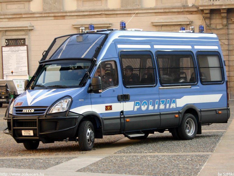 Iveco Daily, fotó: SzMiki
Keywords: olasz Olaszország rendőrautó rendőrség rendőr