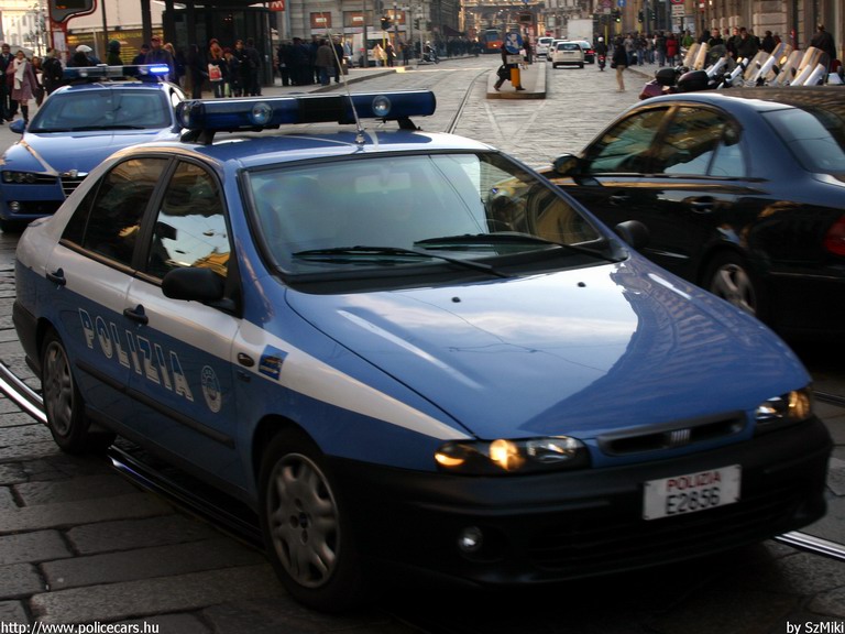 Fiat Marea, fotó: SzMiki
Keywords: olasz Olaszország rendőrautó rendőrség rendőr