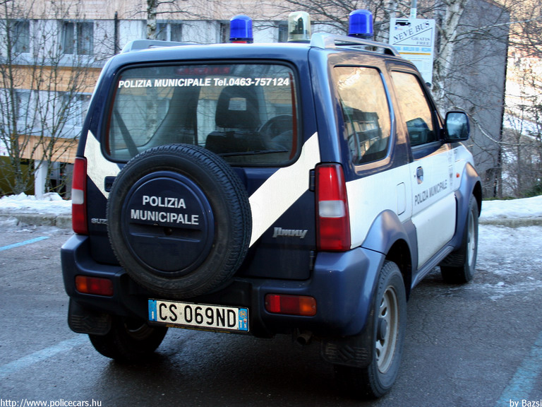 Suzuki Jimny, fotó: Bazsi
Keywords: olasz Olaszország rendőrautó rendőrség rendőr