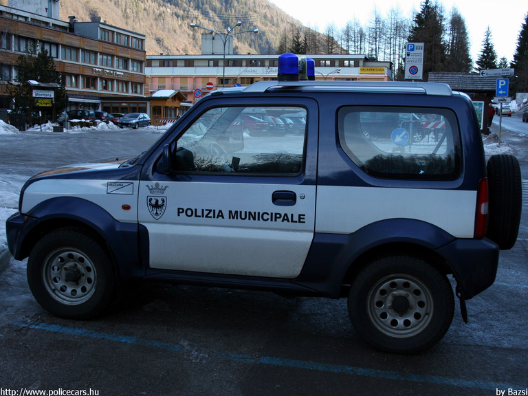 Suzuki Jimny, fotó: Bazsi
Keywords: olasz Olaszország rendőrautó rendőrség rendőr