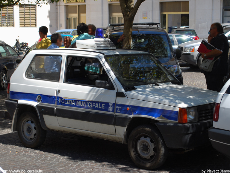 Fiat Panda, fotó: Plavecz János
Keywords: olasz Olaszország rendőrautó rendőrség rendőr