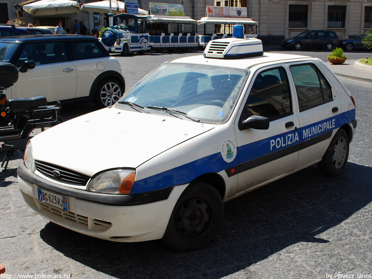 Ford Fiesta, fotó: Plavecz János
Keywords: olasz Olaszország rendőrautó rendőrség rendőr