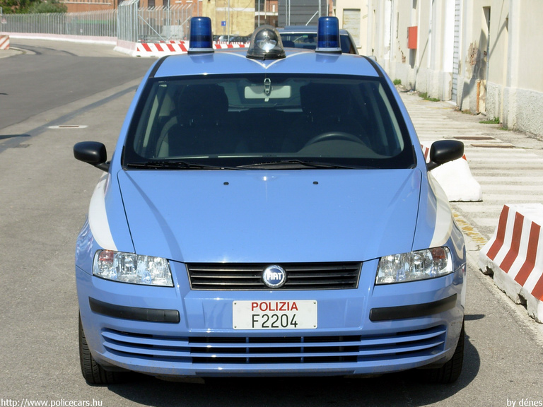 Fiat Stilo, fotó: dénes
Keywords: olasz Olaszország rendőrautó rendőrség rendőr