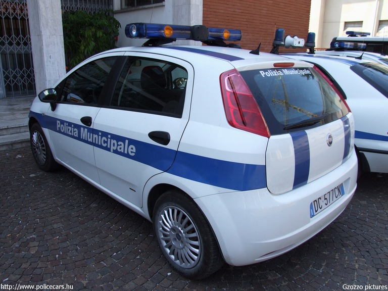 Fiat Grande Punto, fotó: Gzozzo pictures
Keywords: olasz Olaszország rendőrautó rendőrség rendőr