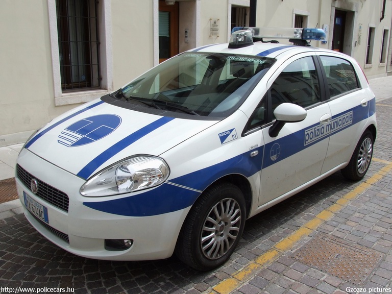 Fiat Grande Punto, fotó: Gzozzo pictures
Keywords: olasz Olaszország rendőrautó rendőrség rendőr
