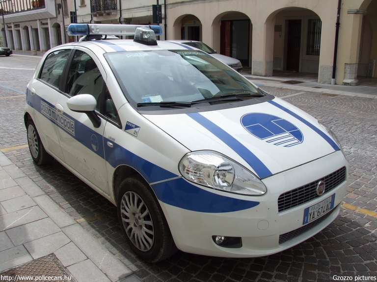 Fiat Grande Punto, fotó: Gzozzo pictures
Keywords: olasz Olaszország rendőrautó rendőrség rendőr