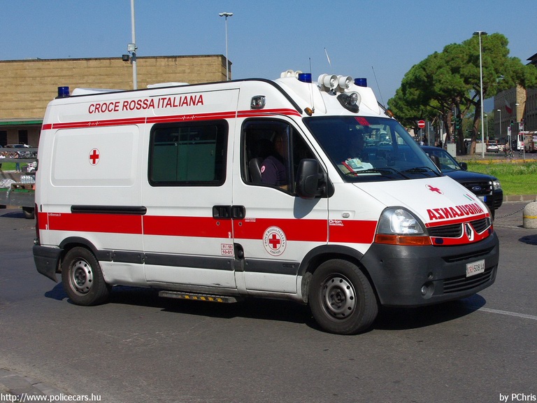 Renault Master, fotó: PChris
Keywords: mentő mentőautó olasz Olaszország