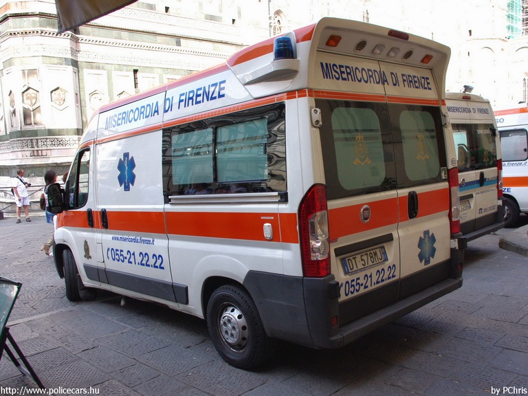Fiat Ducato, fotó: PChris
Keywords: mentő mentőautó olasz Olaszország