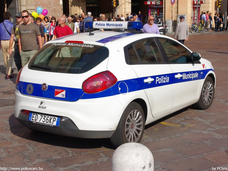 Fiat Bravo, fotó: PChris
Keywords: rendőr rendőrautó rendőrség olasz Olaszország