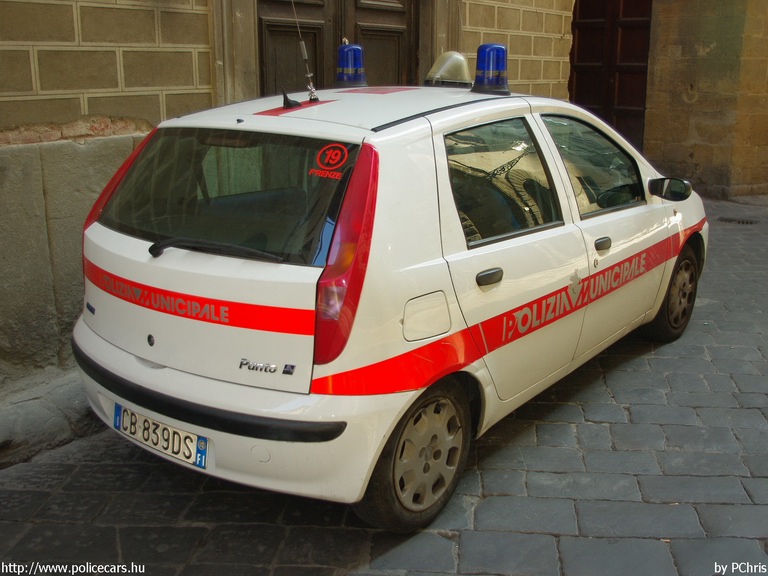 Fiat Punto, fotó: PChris
Keywords: rendőr rendőrautó rendőrség olasz Olaszország