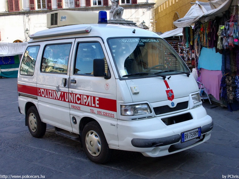 Piaggio Porter, fotó: PChris
Keywords: rendőr rendőrautó rendőrség olasz Olaszország