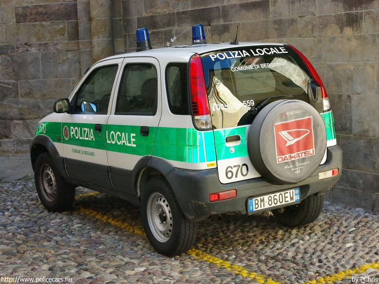 Daihatsu Terios, fotó: PChris
Keywords: rendőr rendőrautó rendőrség olasz Olaszország BM860EW