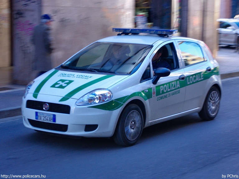 Fiat Grande Punto, fotó: PChris
Keywords: rendőr rendőrautó rendőrség olasz Olaszország YA254AH