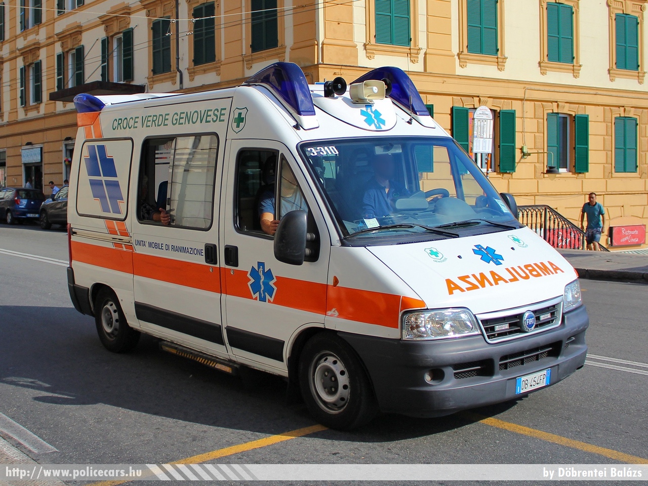 Fiat Ducato, fotó: Döbrentei Balázs
Keywords: olasz Olaszország mentő mentőautó italian Italy ambulance