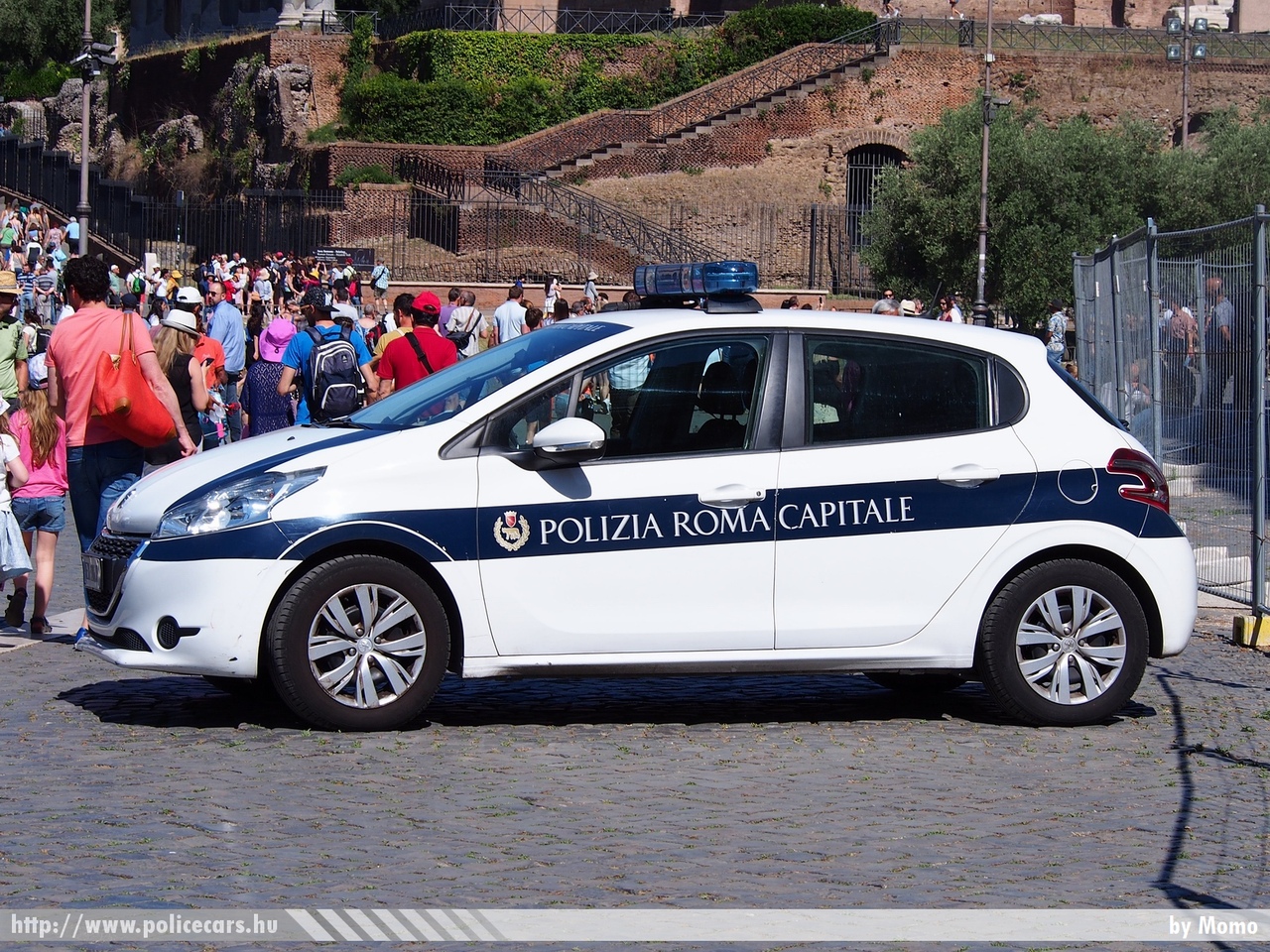 Peugeot 208, Róma, fotó: Momo
Keywords: olasz Olaszország rendőrautó rendőrség rendőr 