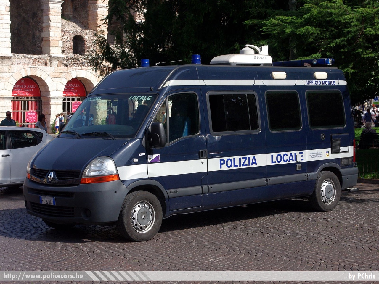 Renault Master, fotó: PChris
Keywords: olasz Olaszország rendőrautó rendőrség rendőr
