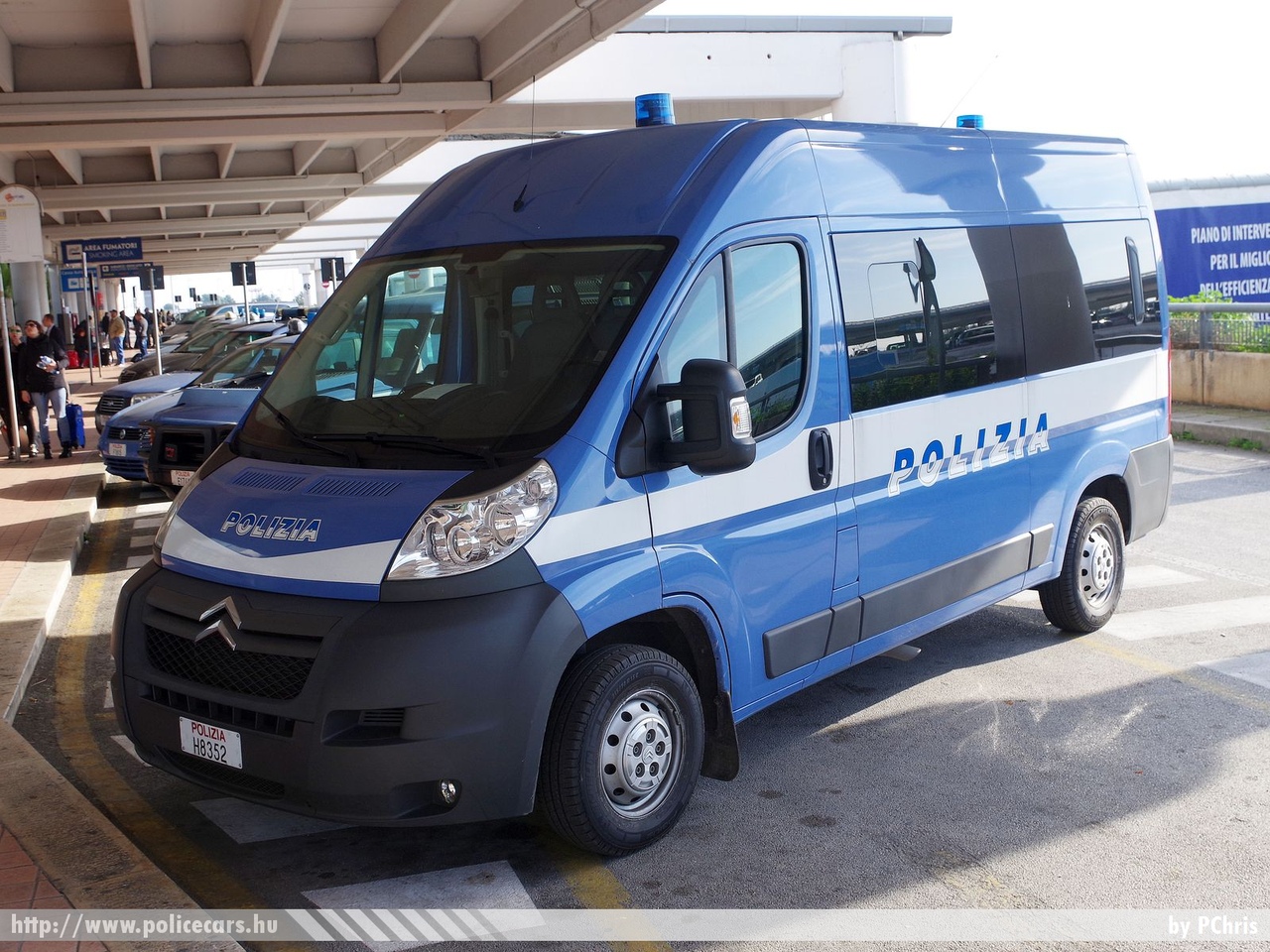Citroen Jumper, fotó: PChris
Keywords: rendőr rendőrautó rendőrség olasz Olaszország police policecar Italy italian 