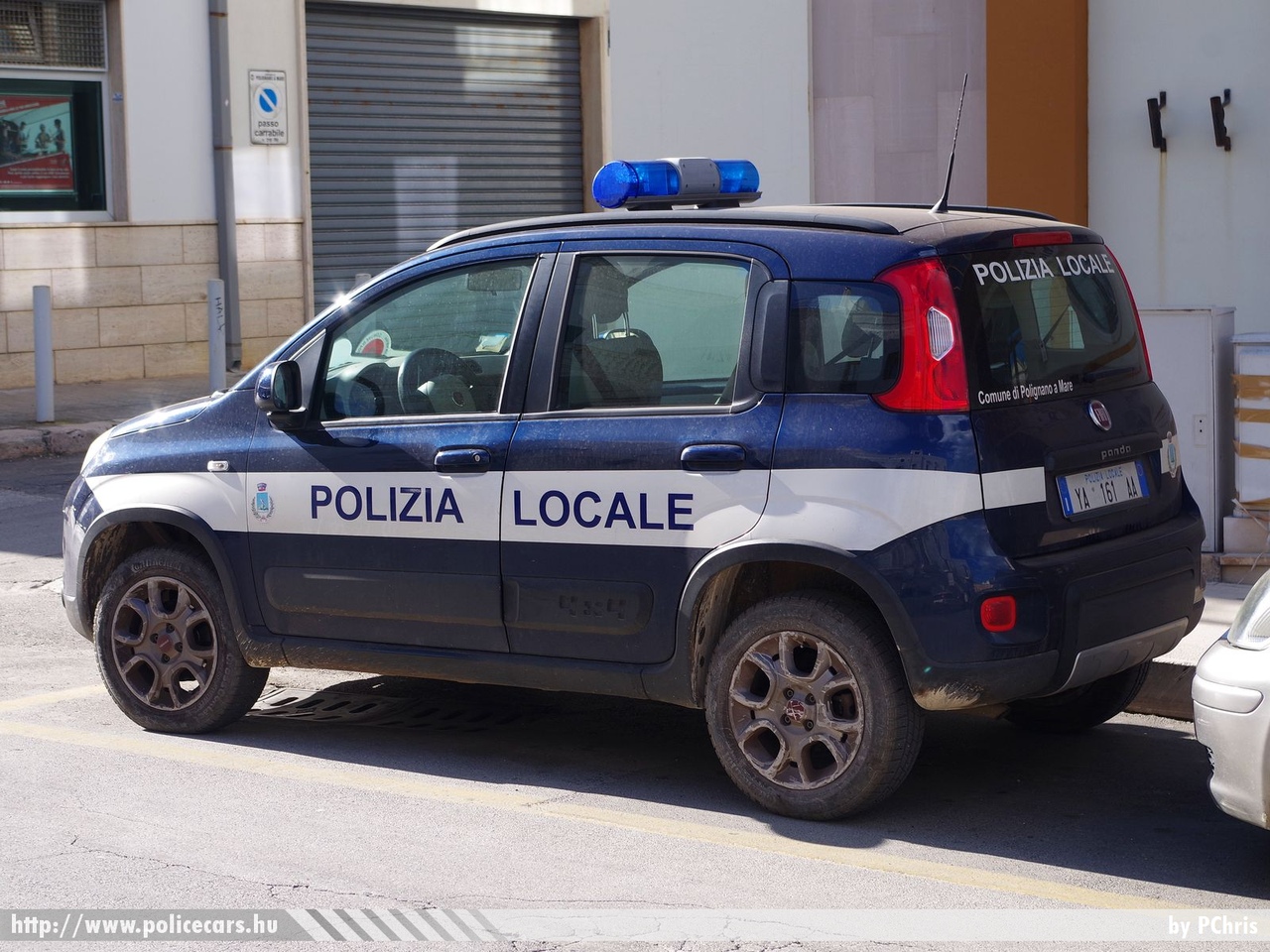 Fiat Panda 4x4, fotó: PChris
Keywords: rendőr rendőrautó rendőrség olasz Olaszország police policecar Italy italian 