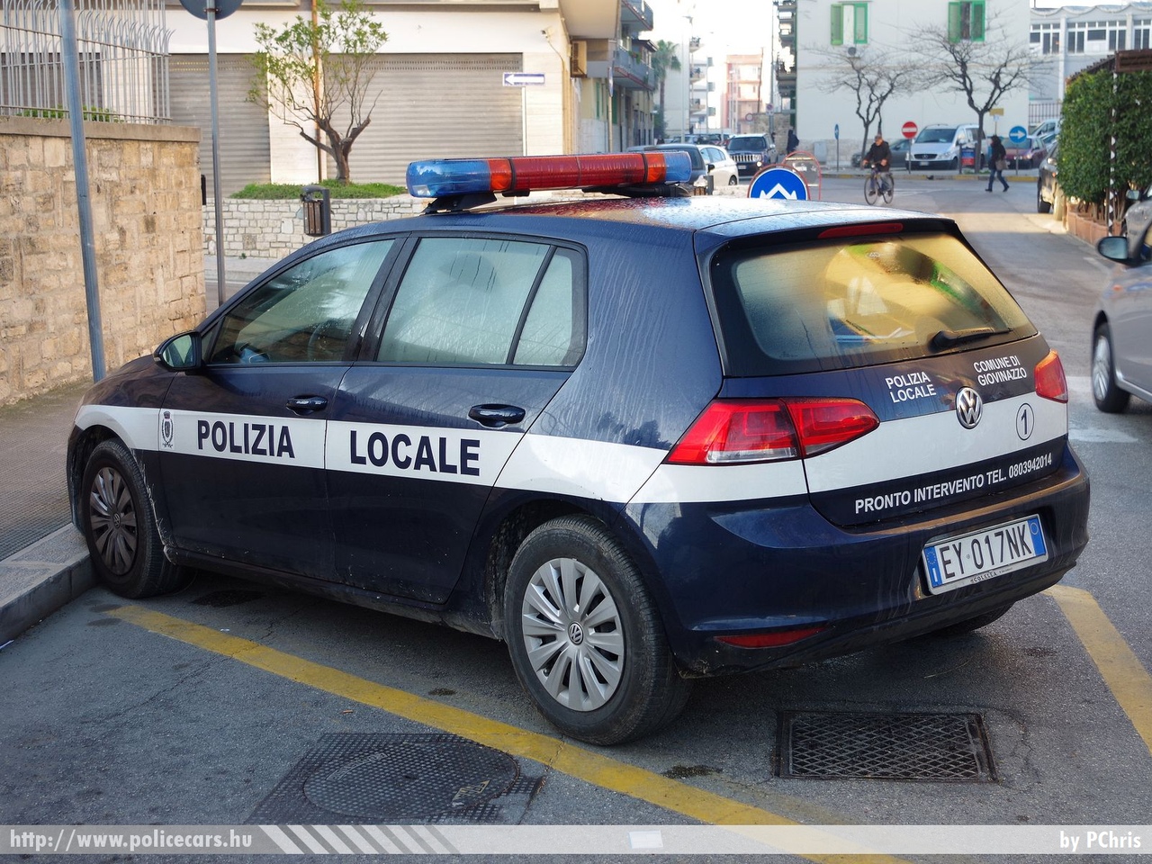 Volkswagen Golf VII, Giovinazzo, fotó: PChris
Keywords: rendőr rendőrautó rendőrség olasz Olaszország police policecar Italy italian 