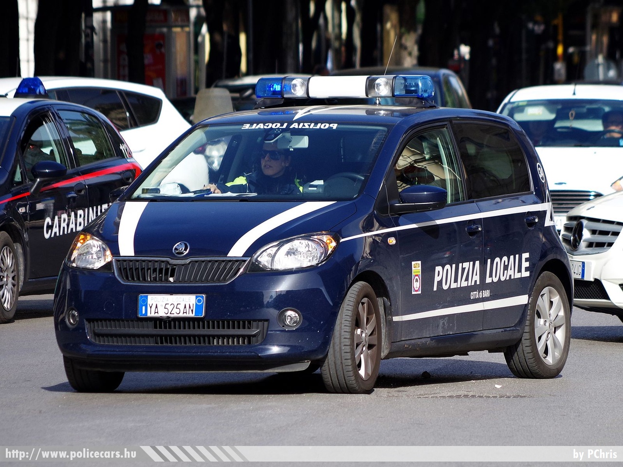 Skoda Citigo, Bari, fotó: PChris
Keywords: rendőr rendőrautó rendőrség olasz Olaszország police policecar Italy italian 